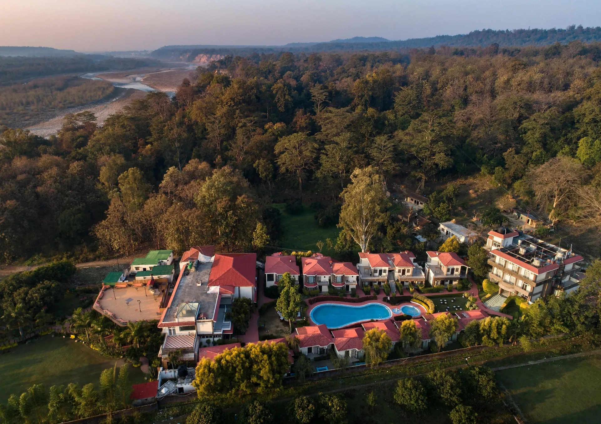 Country Inn Tarika Riverside Resort, Jim Corbett Outdoors
