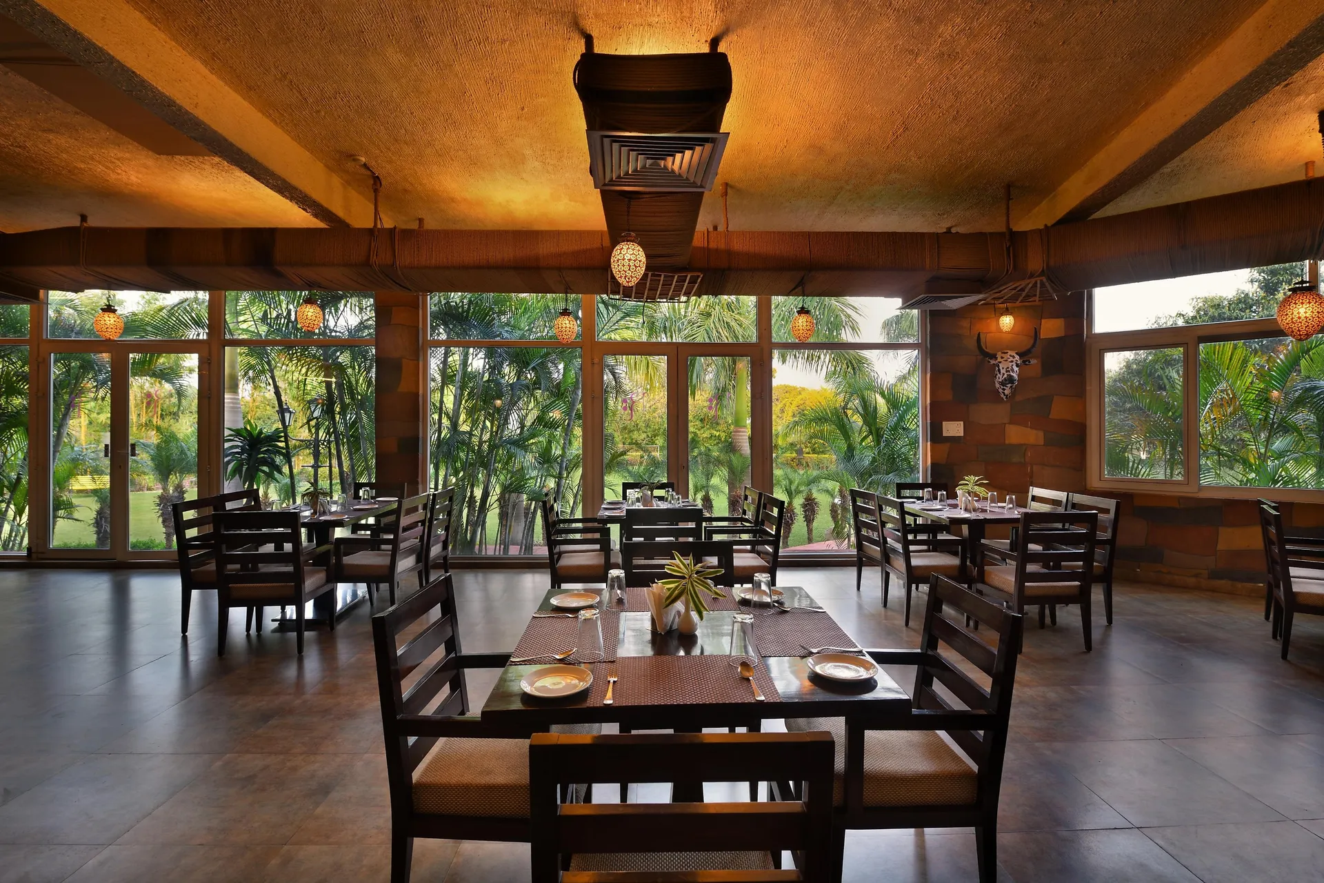 Country Inn Tarika Riverside Resort, Jim Corbett Restaurant