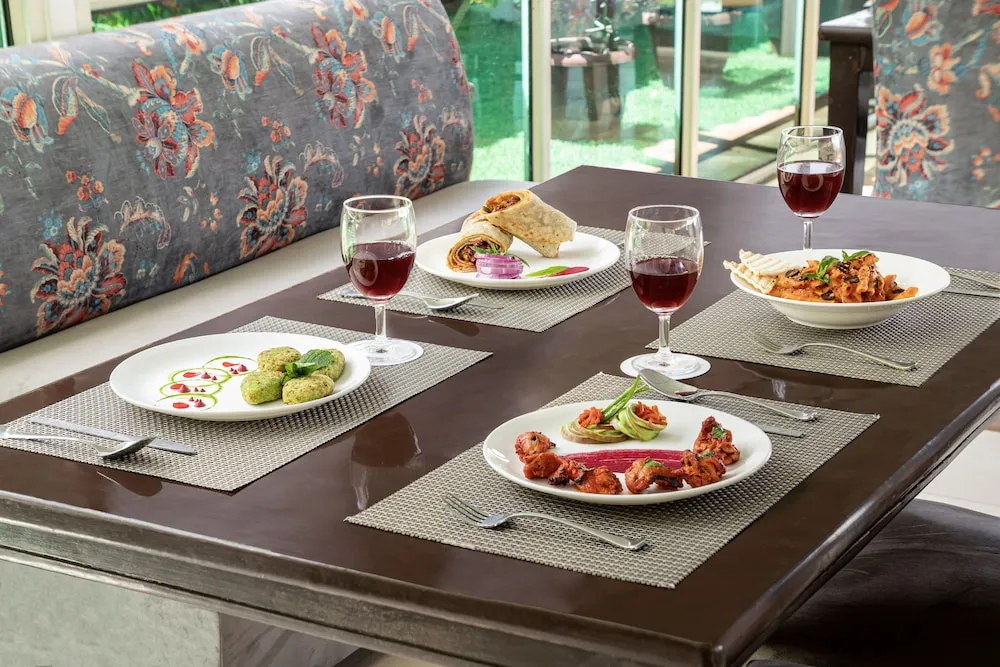 Country Inn Tarika Riverside Resort, Jim Corbett Restaurant