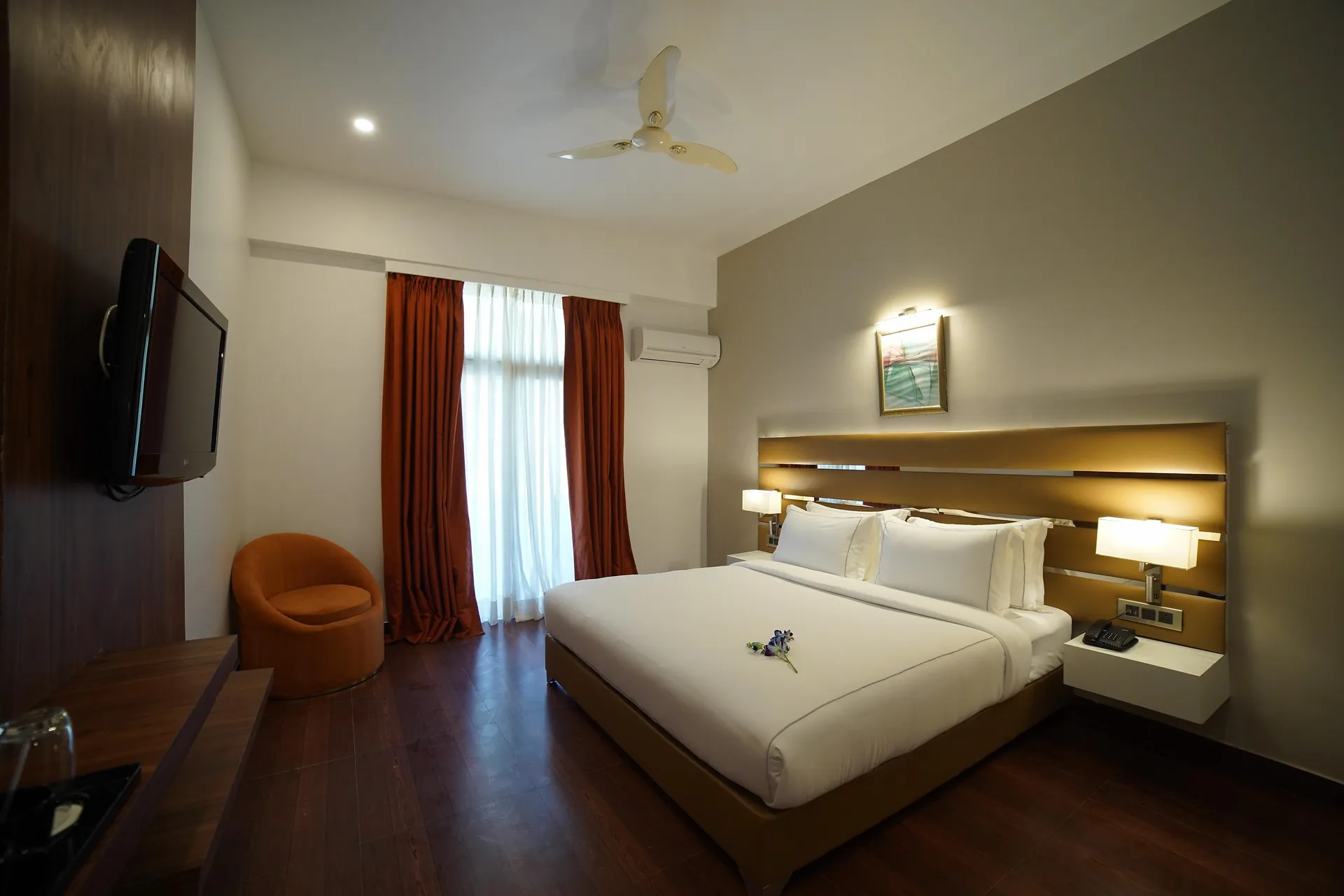 Country Inn Tarika Riverside Resort, Jim Corbett Room