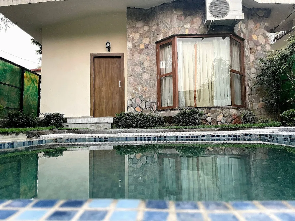 Country Inn Tarika Riverside Resort, Jim Corbett Room