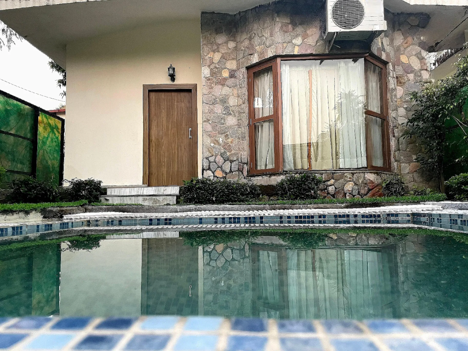 Country Inn Tarika Riverside Resort, Jim Corbett Room