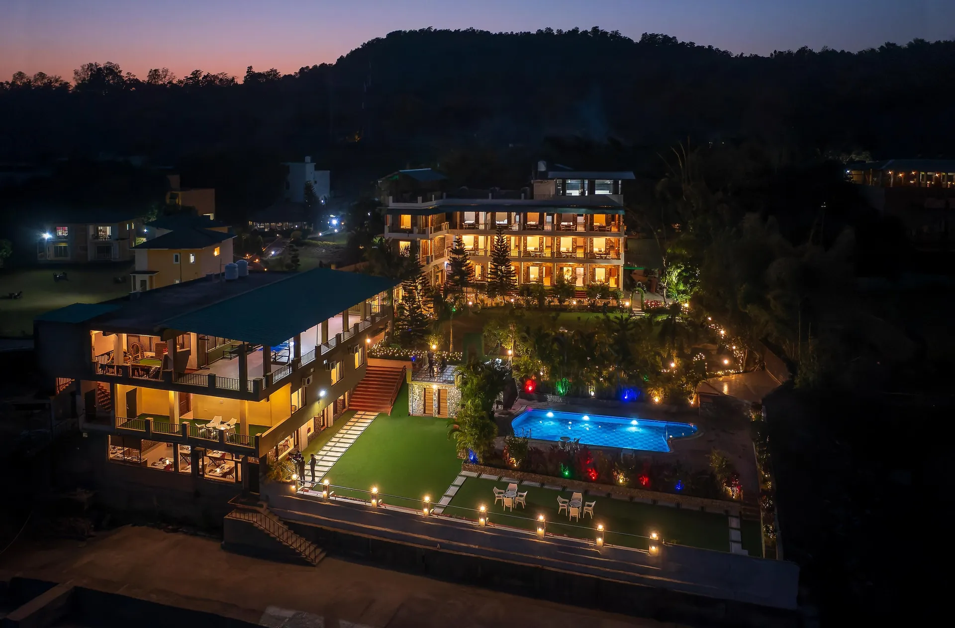 Dee Fellow Resorts Outdoors