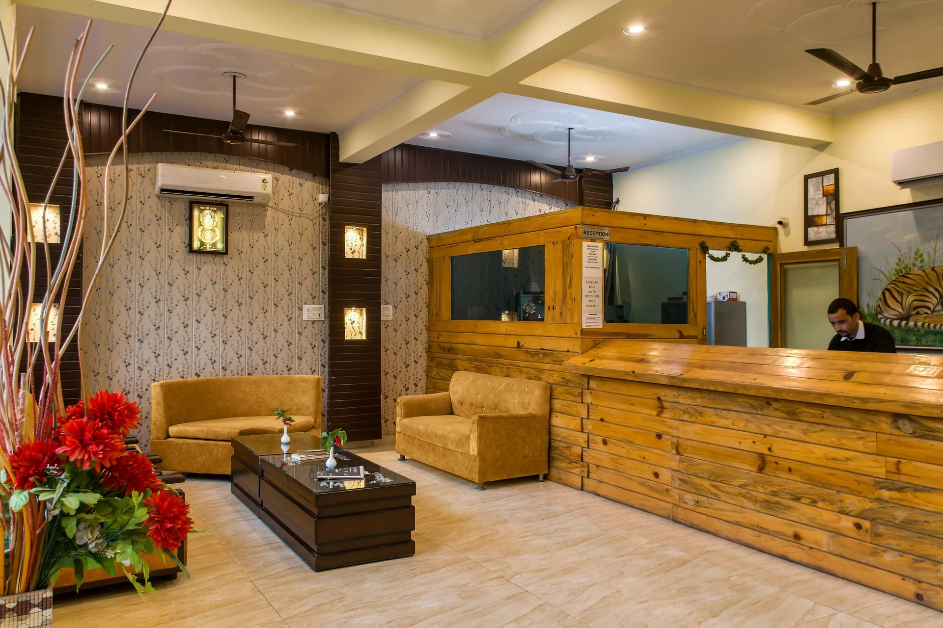 Dee Fellow Resorts Reception