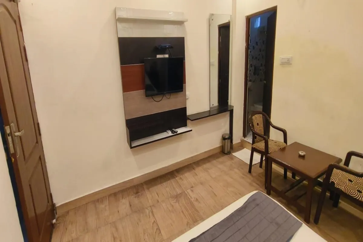 Dee Fellow Resorts Room