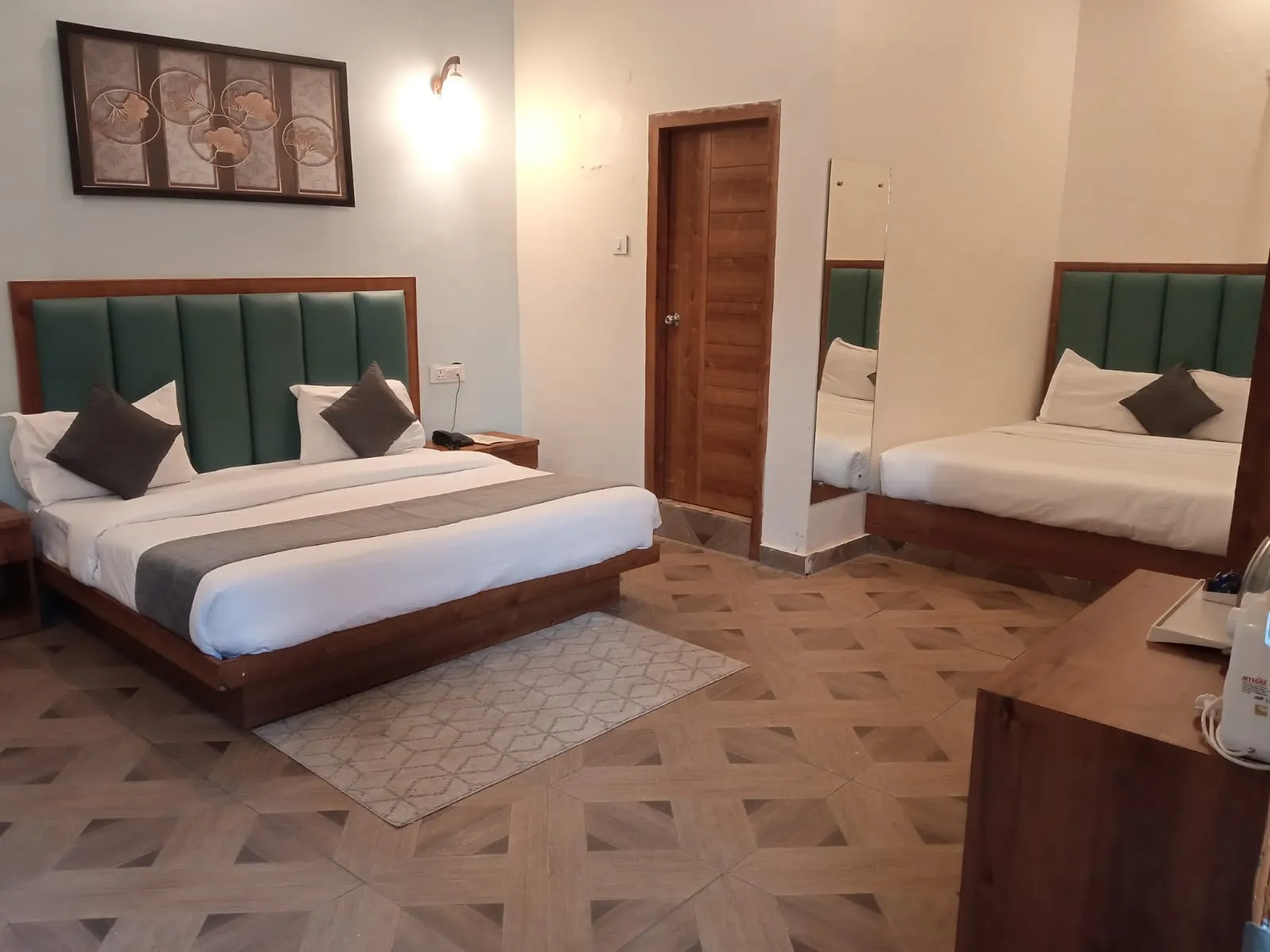 Dee Fellow Resorts Room