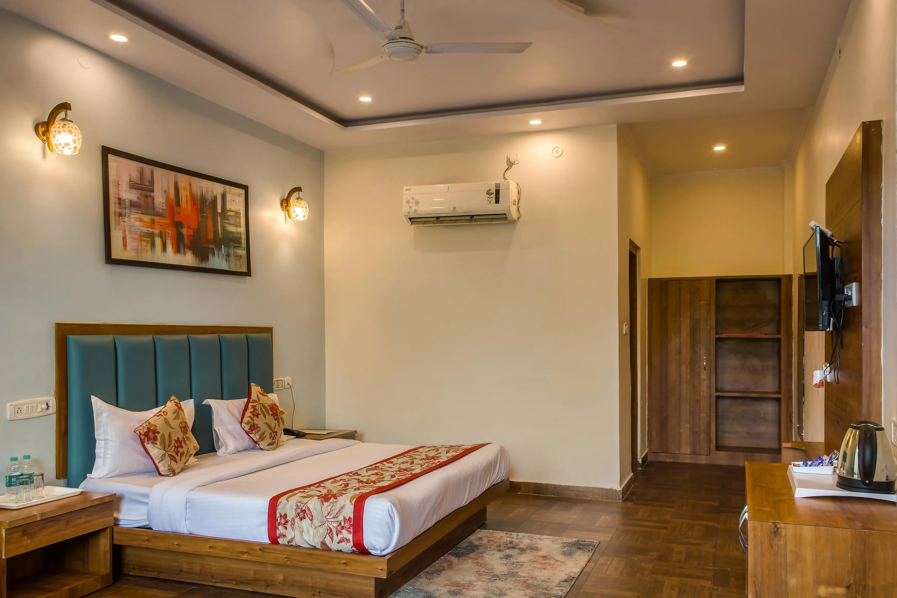 Dee Fellow Resorts Room