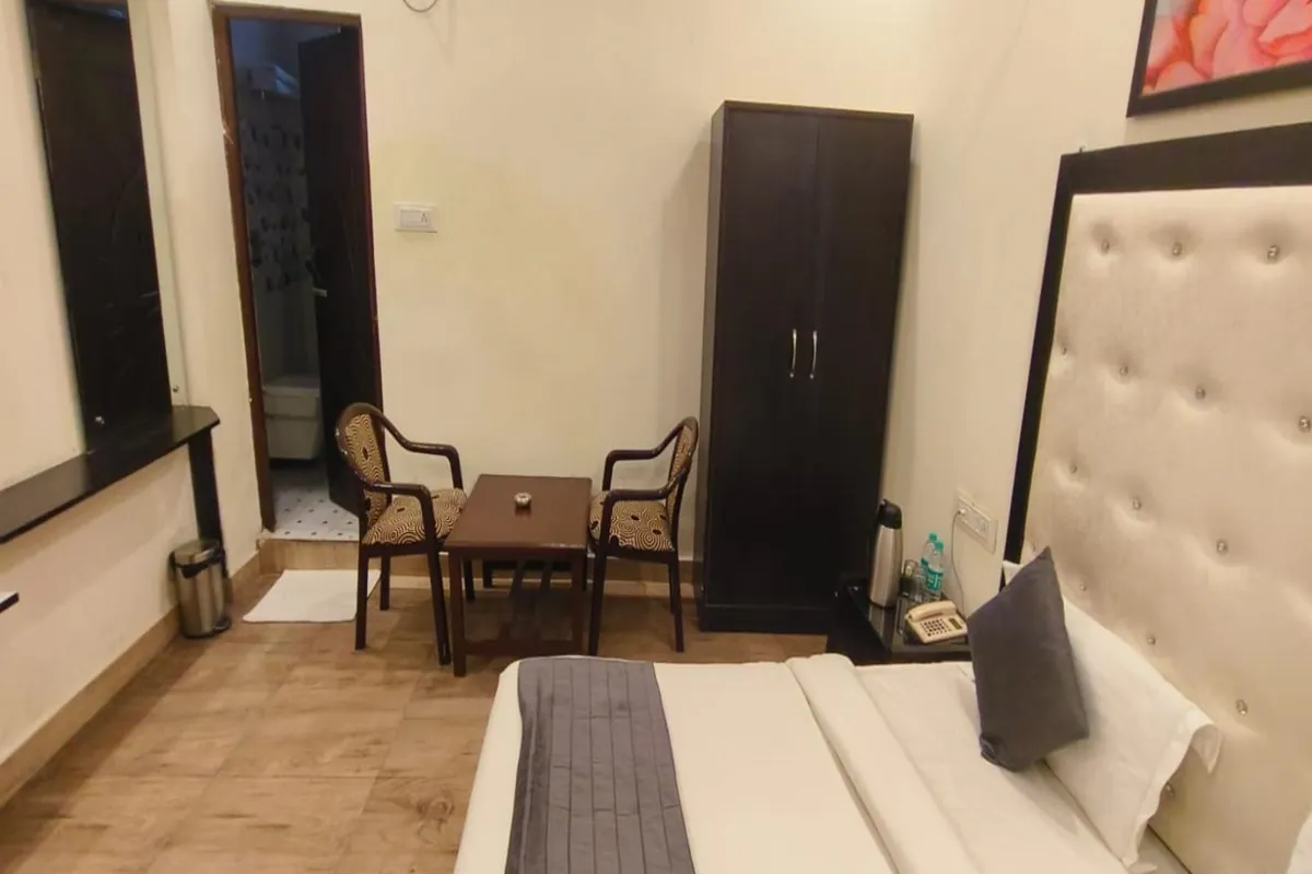 Dee Fellow Resorts Room