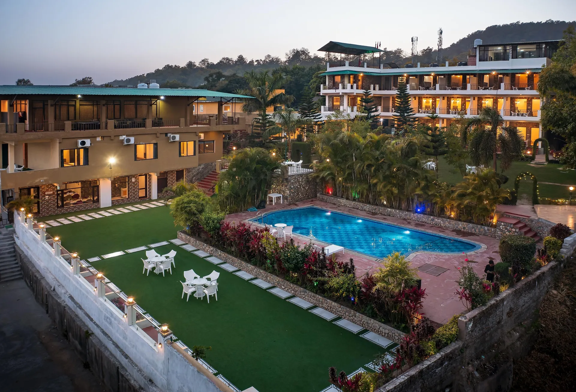 Dee Fellow Resorts Swimming Pool