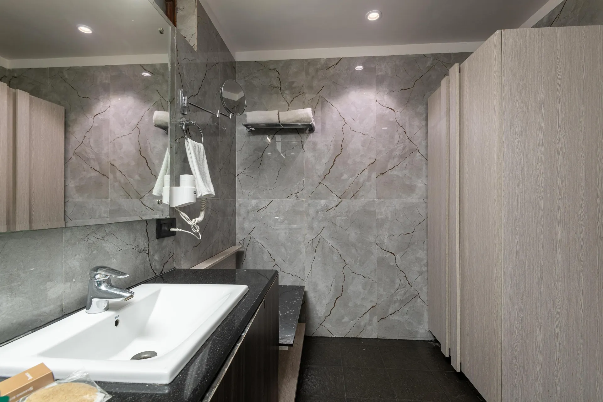 DLS Forest Vines Resort and Spa Washroom