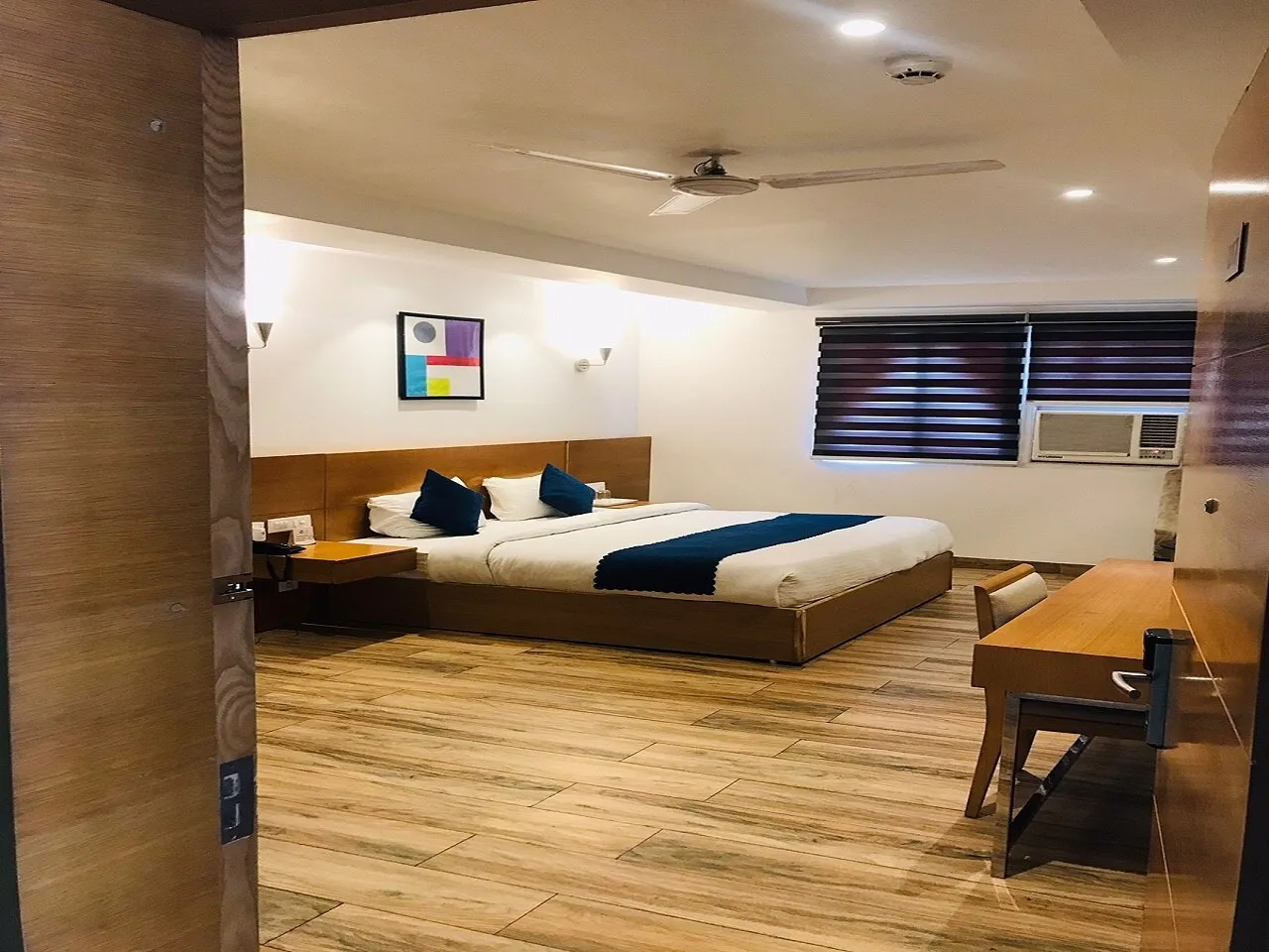 Iris Lite Room