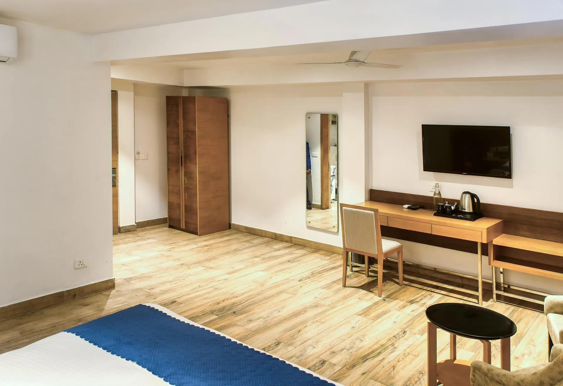 Iris Lite Room