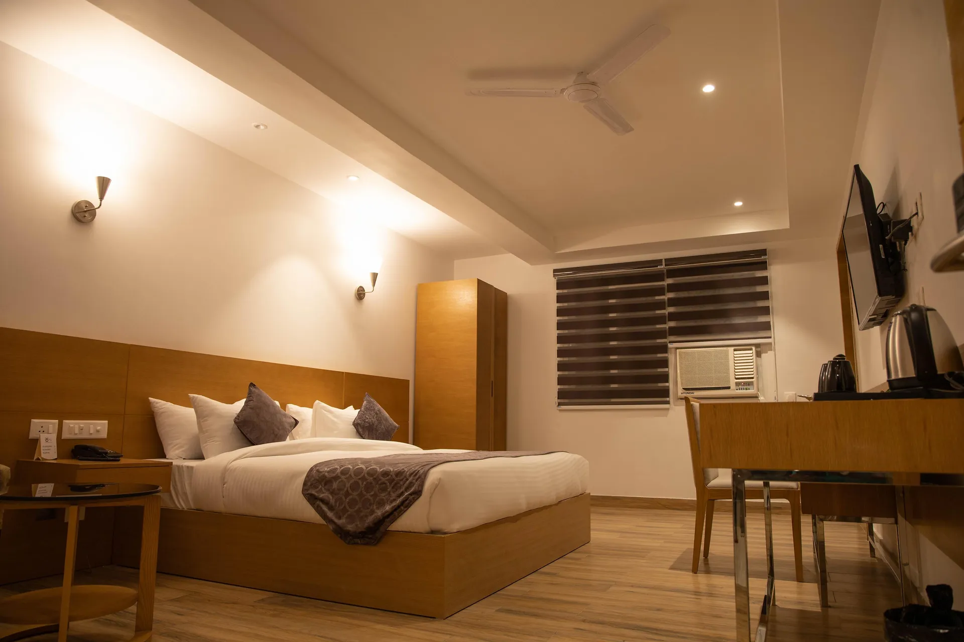 Iris Lite Room