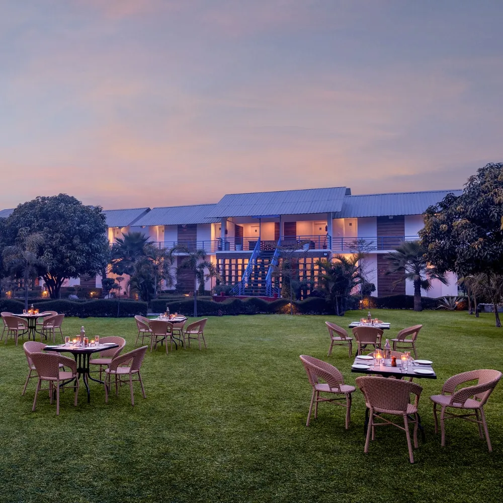 juSTa Lazy Haven, Corbett Facade
