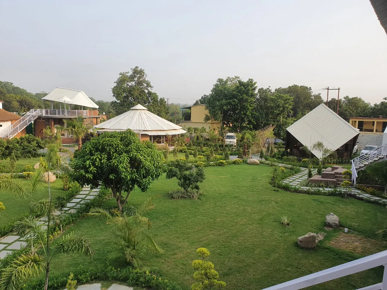 juSTa Lazy Haven, Corbett Facade