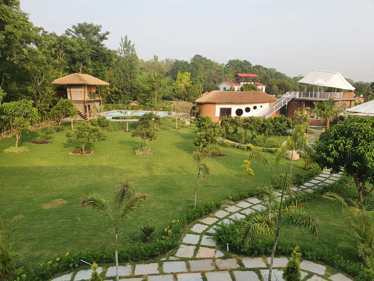 juSTa Lazy Haven, Corbett Facade