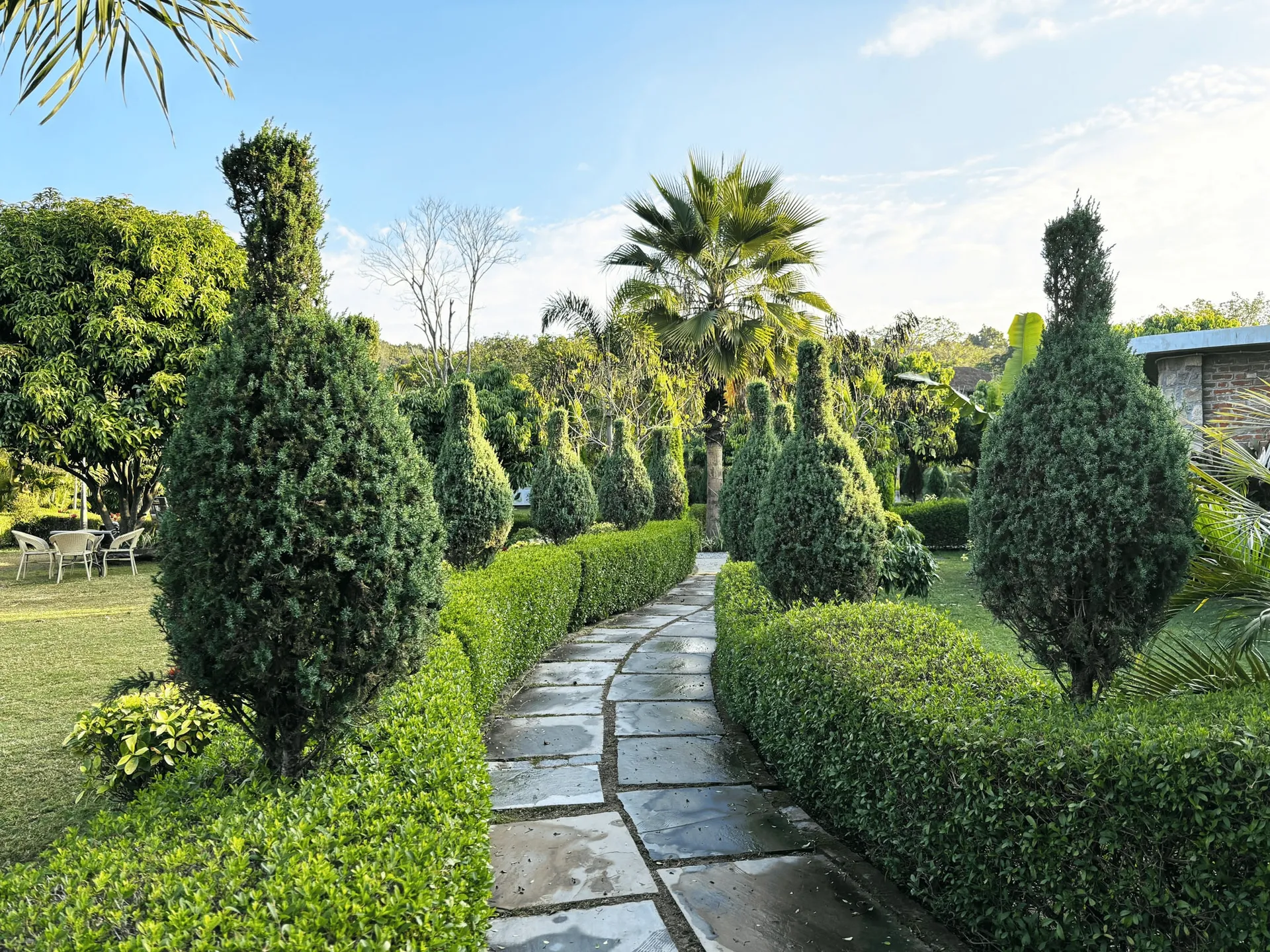 juSTa Lazy Haven, Corbett Garden