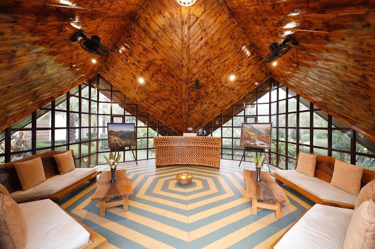 juSTa Lazy Haven, Corbett Reception
