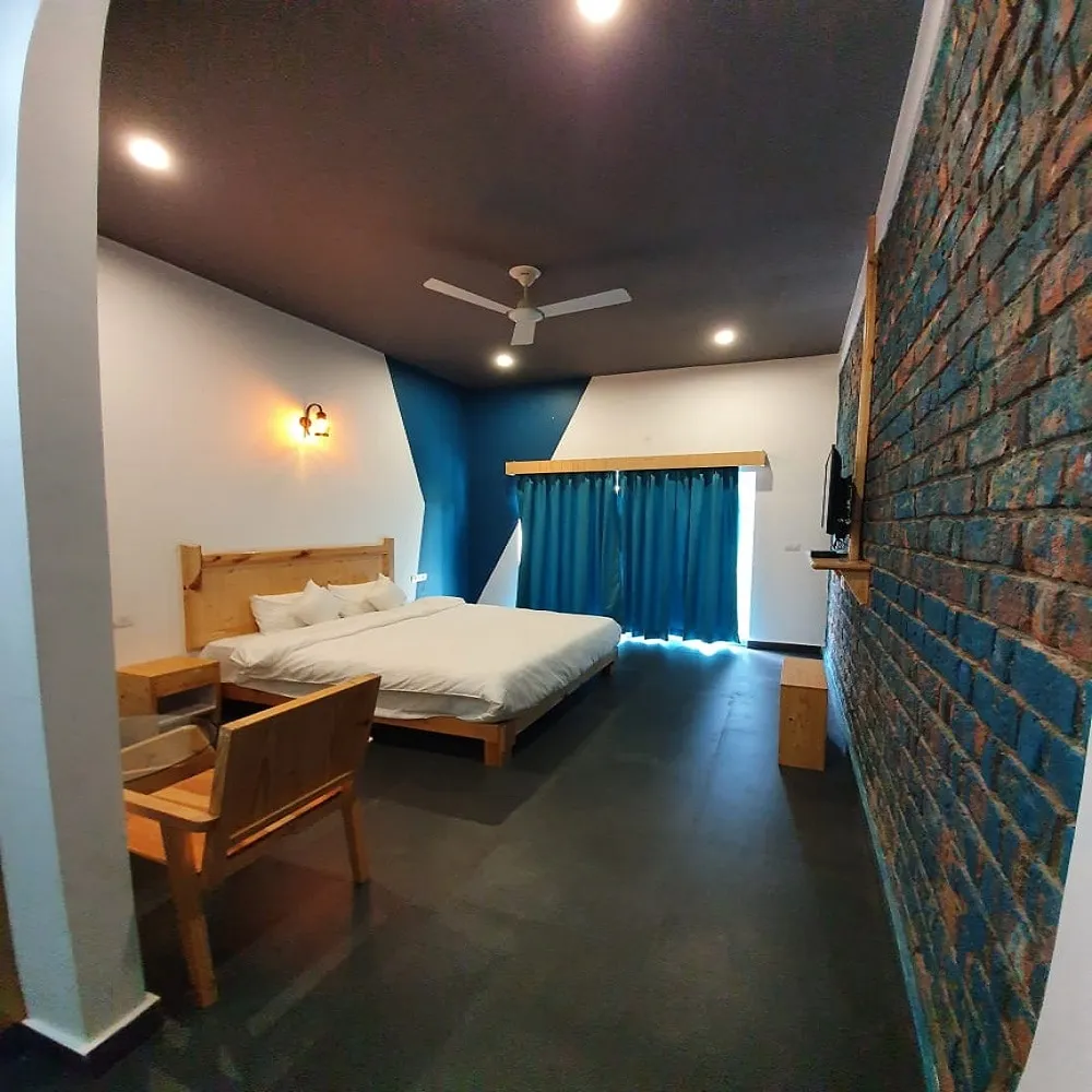 juSTa Lazy Haven, Corbett Room