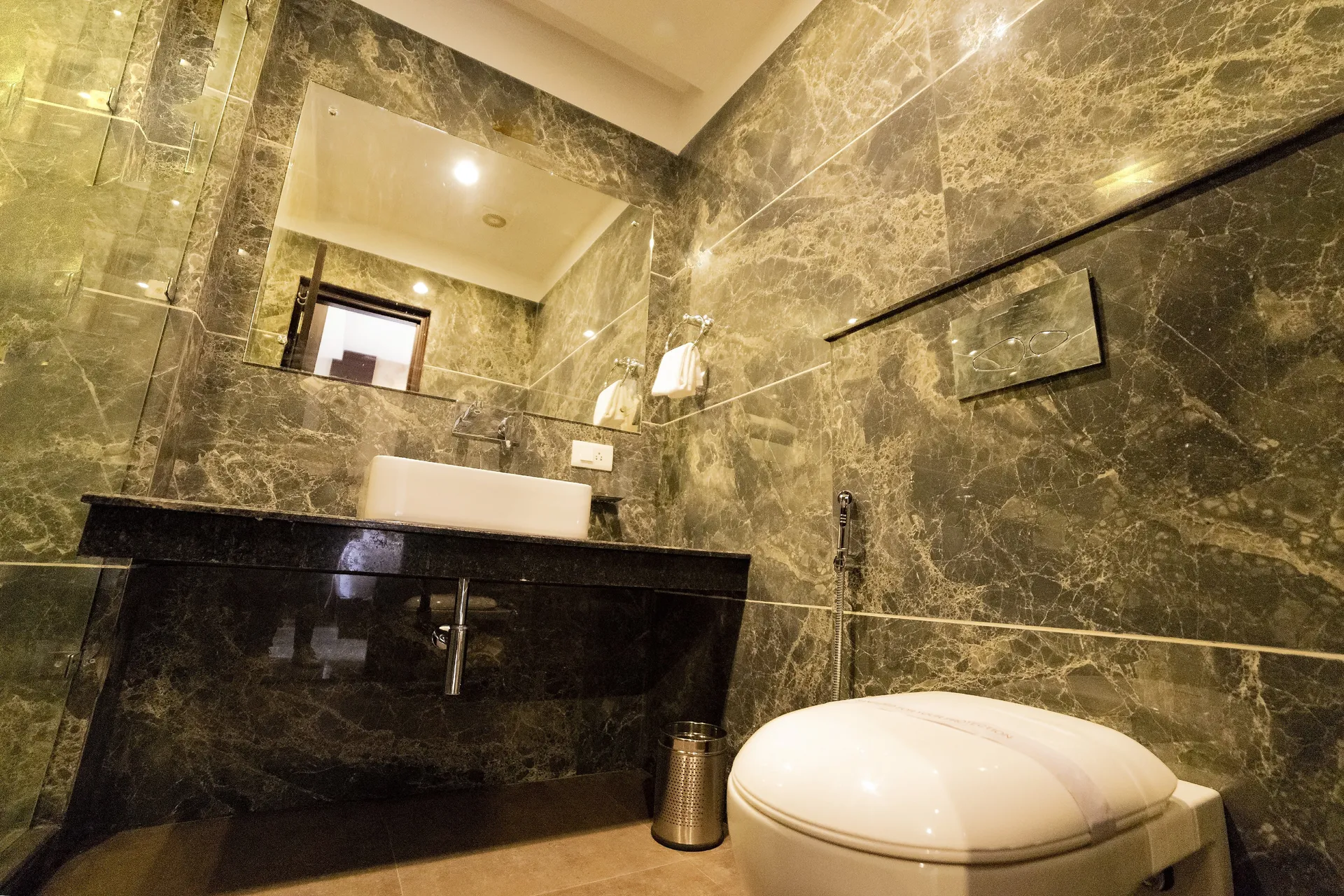 La Savanna by DL Hotels & Resorts Washroom
