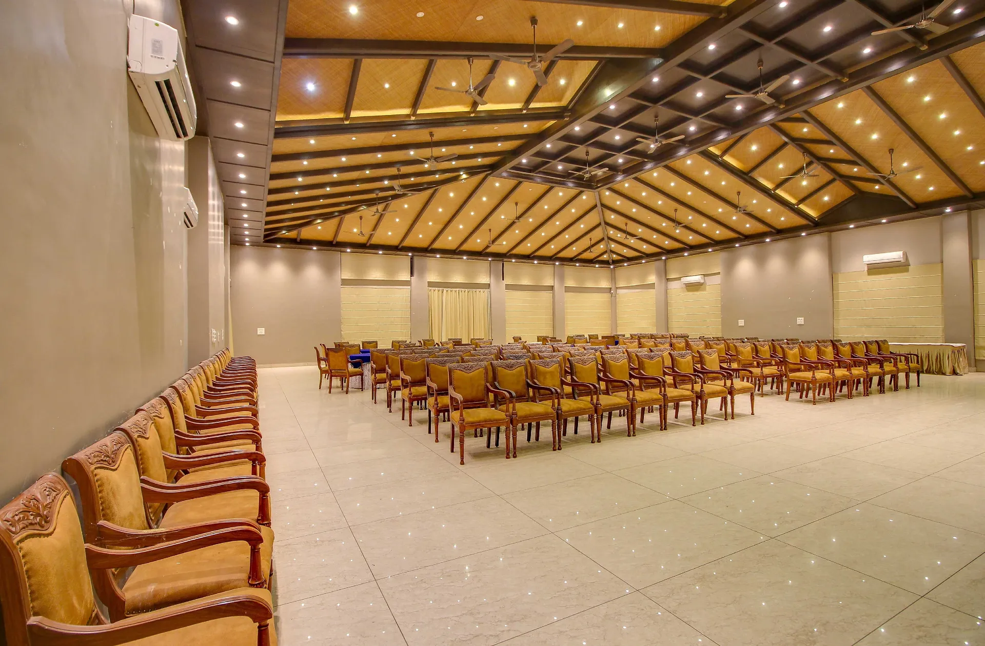Maulik Mansion Resort Conference Room
