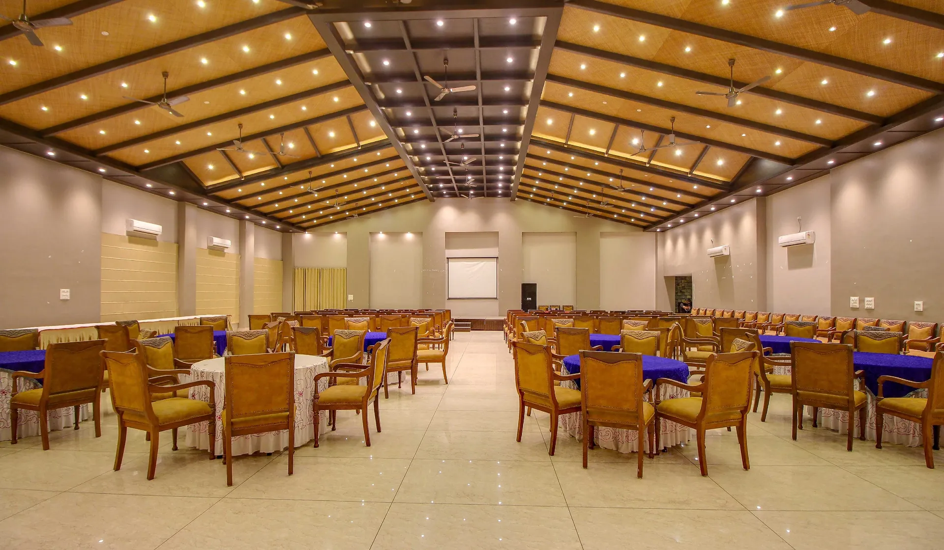 Maulik Mansion Resort Conference Room