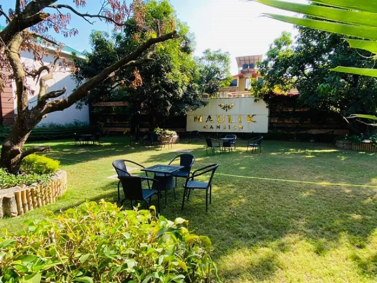 Maulik Mansion Resort Garden