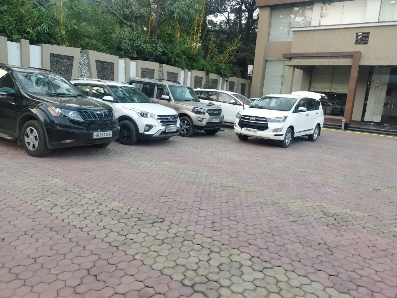 Maulik Mansion Resort Parking