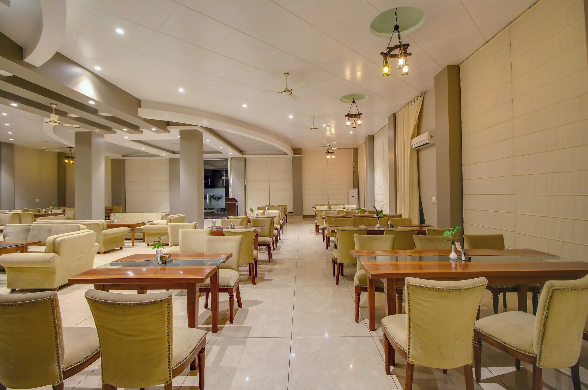 Maulik Mansion Resort Restaurant