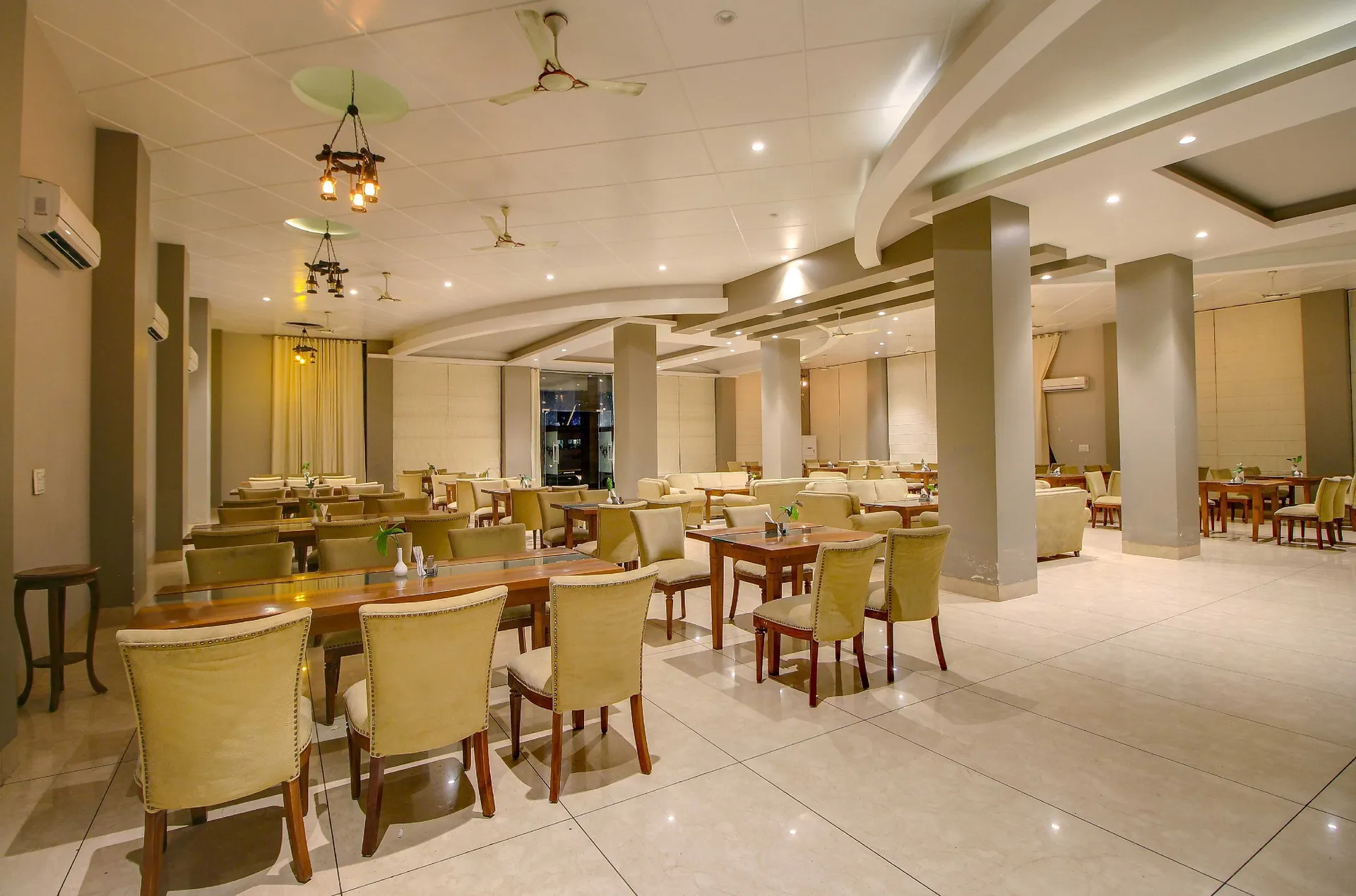 Maulik Mansion Resort Restaurant