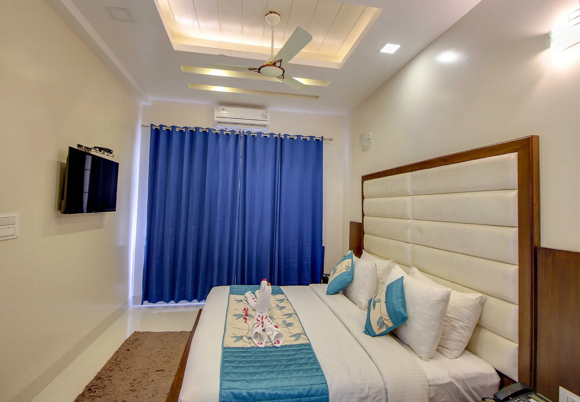 Maulik Mansion Resort Room