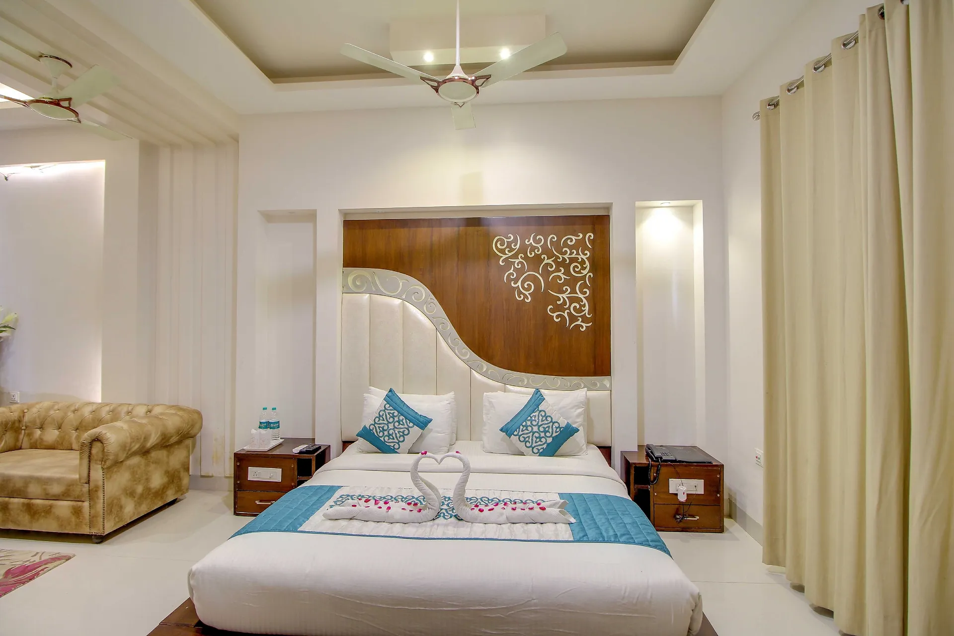 Maulik Mansion Resort Room