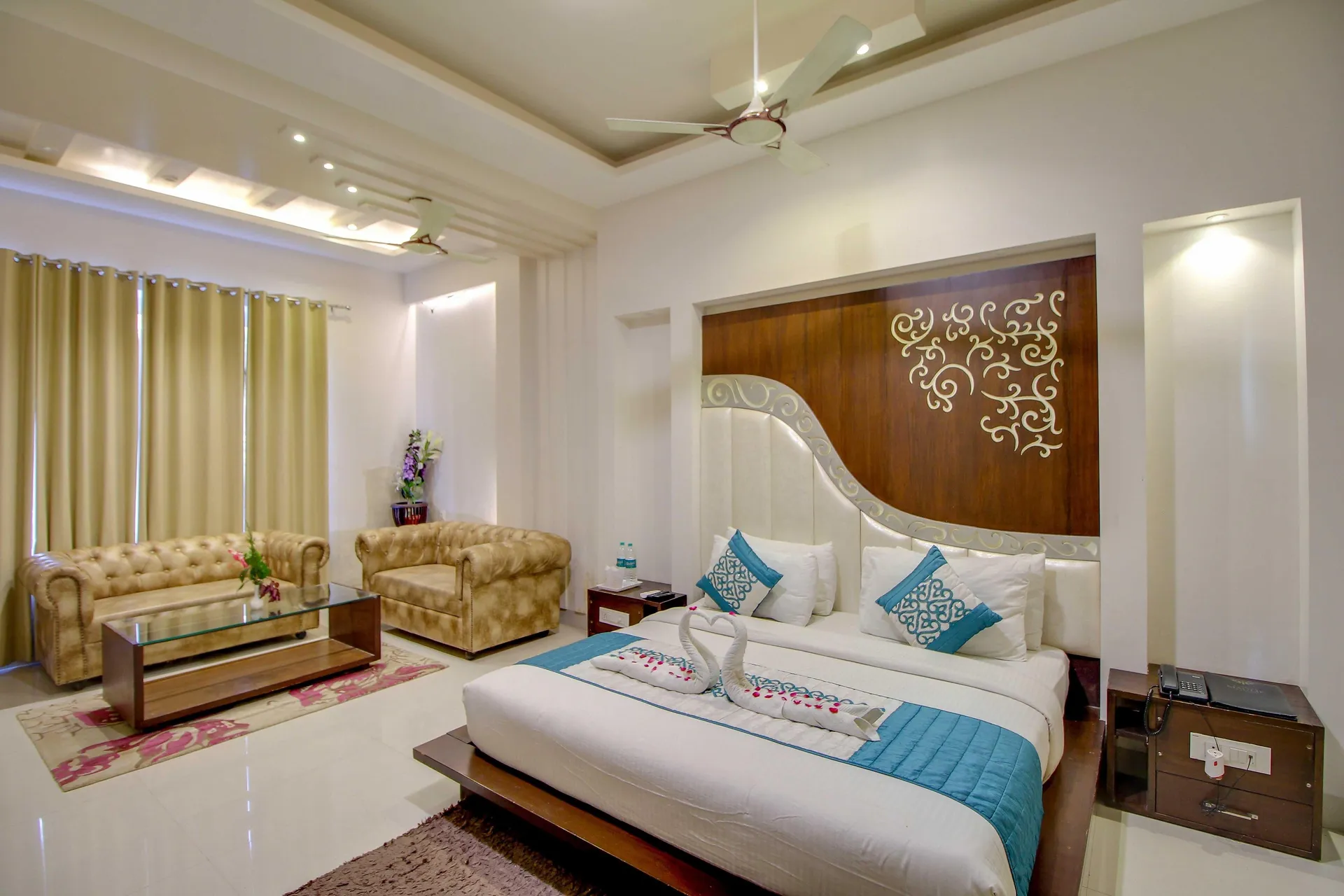 Maulik Mansion Resort Room