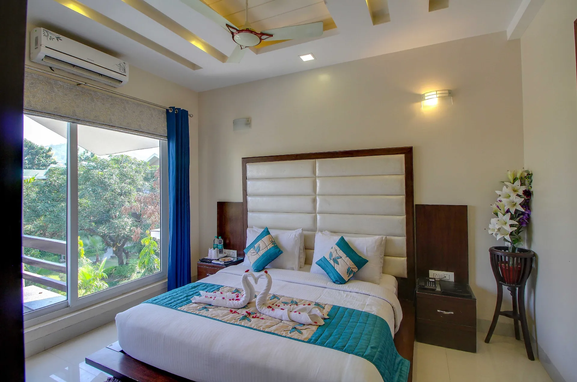 Maulik Mansion Resort Room