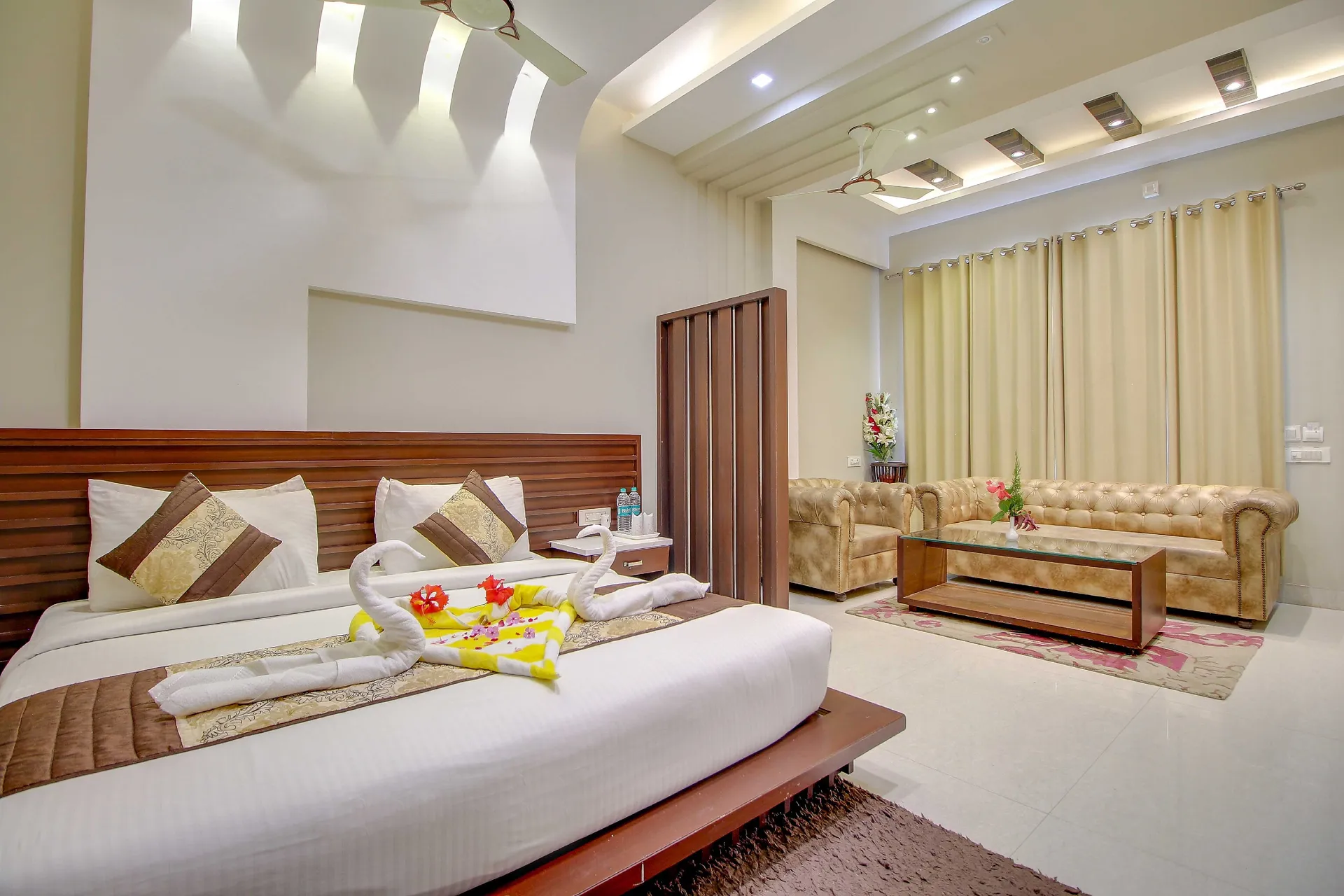 Maulik Mansion Resort Room