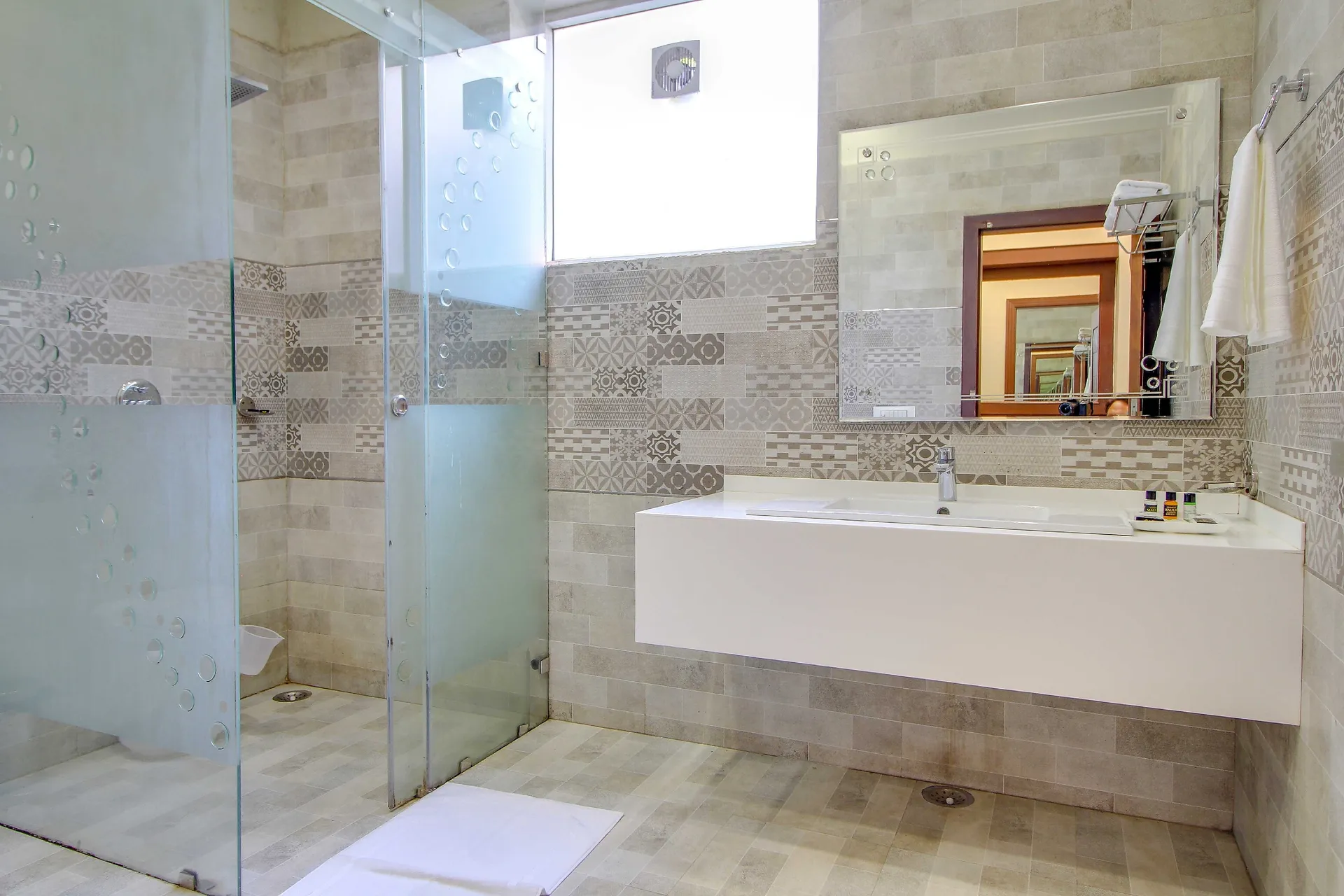 Maulik Mansion Resort Room