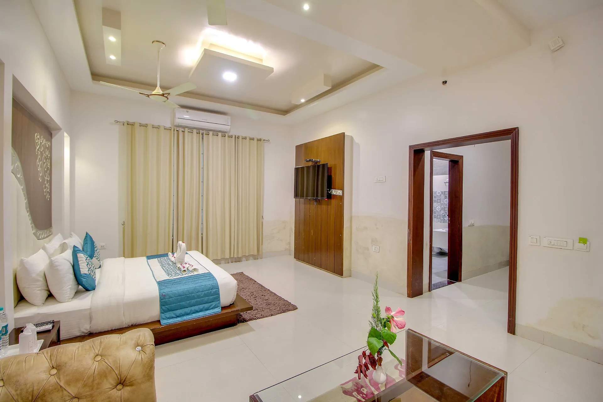 Maulik Mansion Resort Room