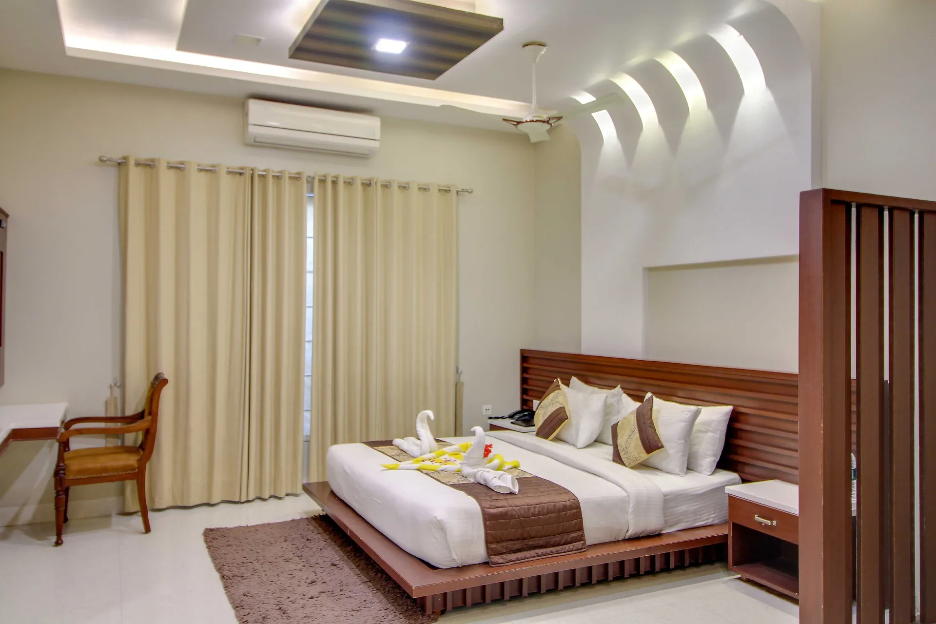 Maulik Mansion Resort Room