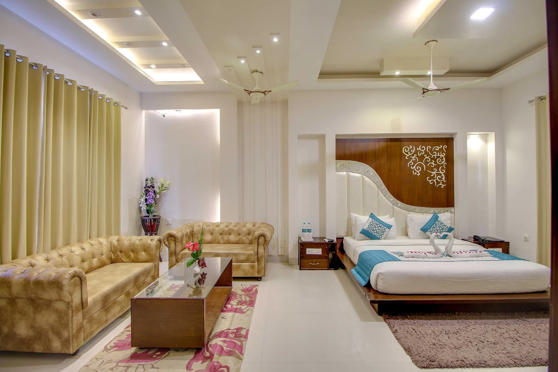 Maulik Mansion Resort Room