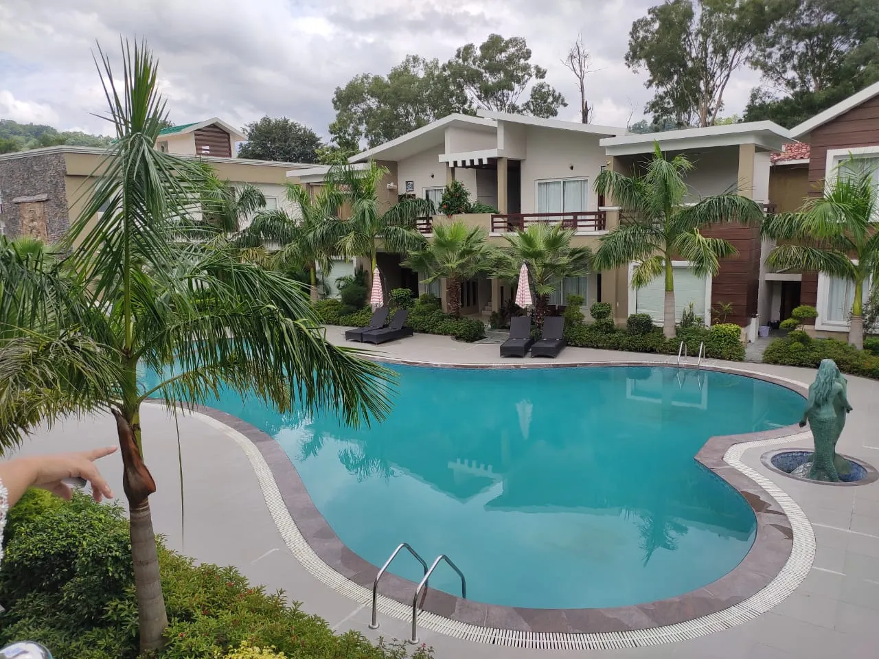 Maulik Mansion Resort Swimming Pool