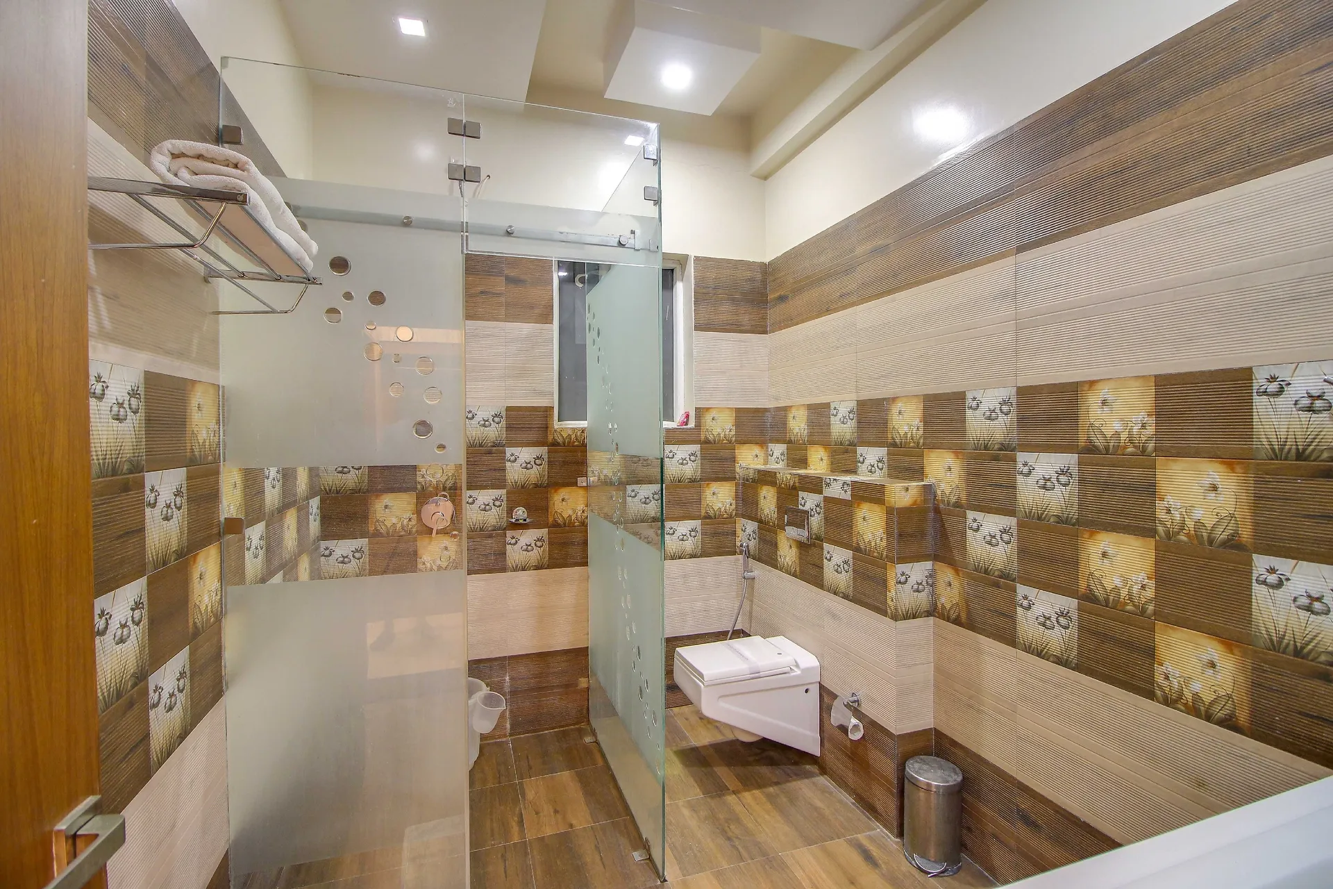 Maulik Mansion Resort Washroom