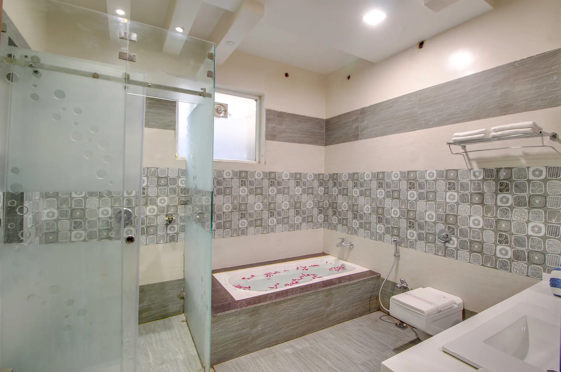 Maulik Mansion Resort Washroom