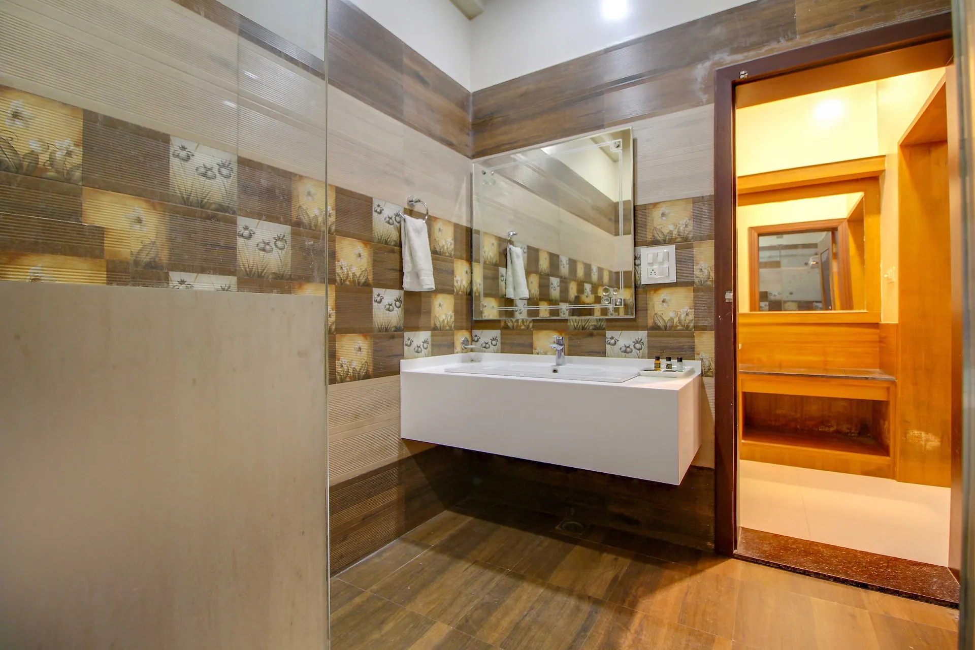 Maulik Mansion Resort Washroom