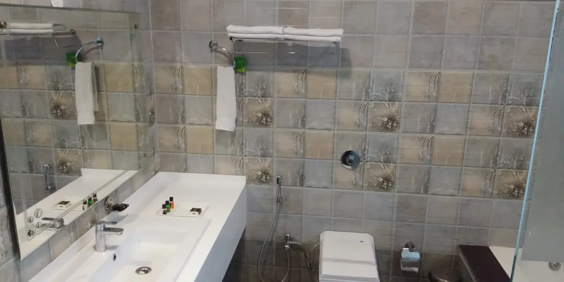 Maulik Mansion Resort Washroom
