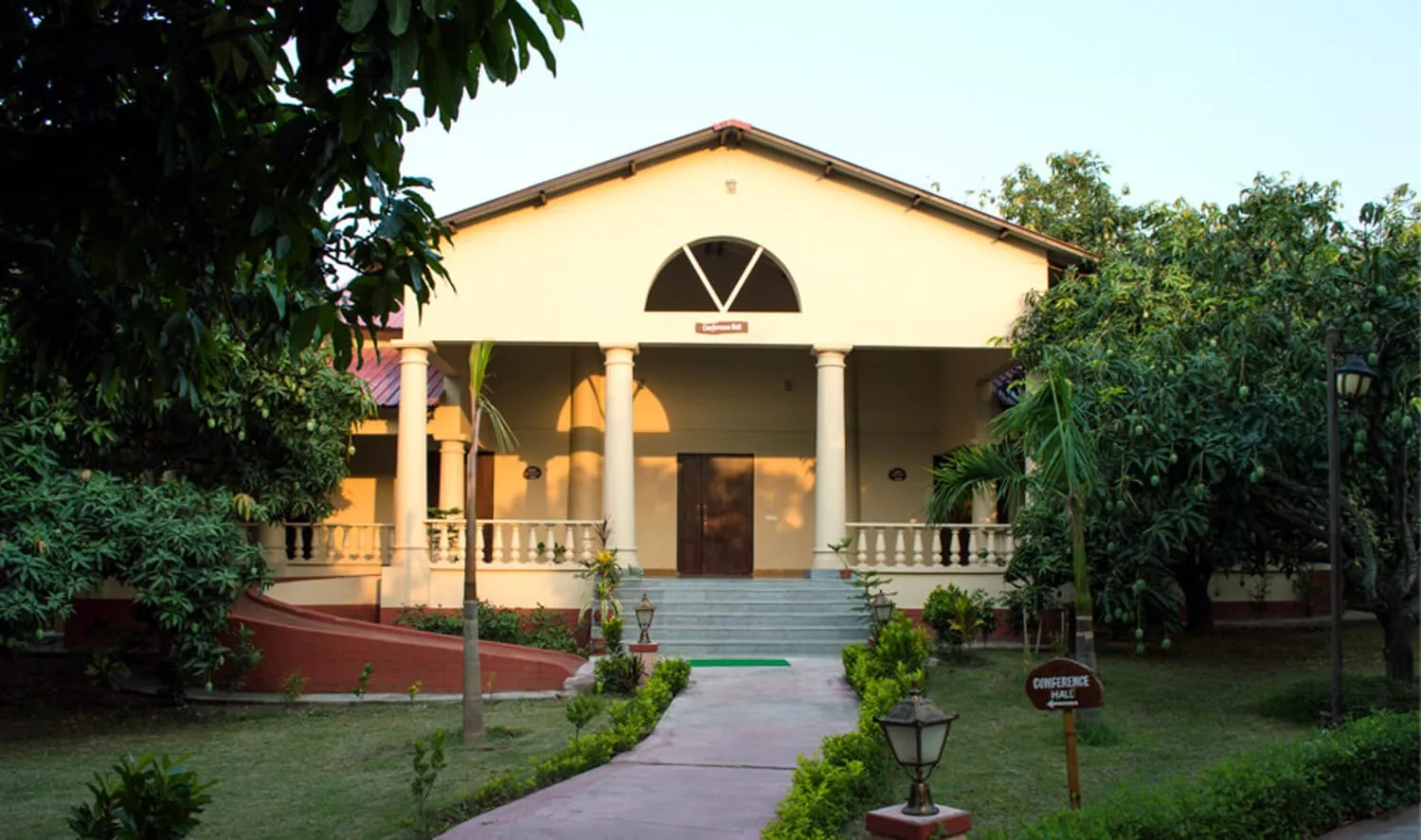 Nadiya Parao Resort Entrance