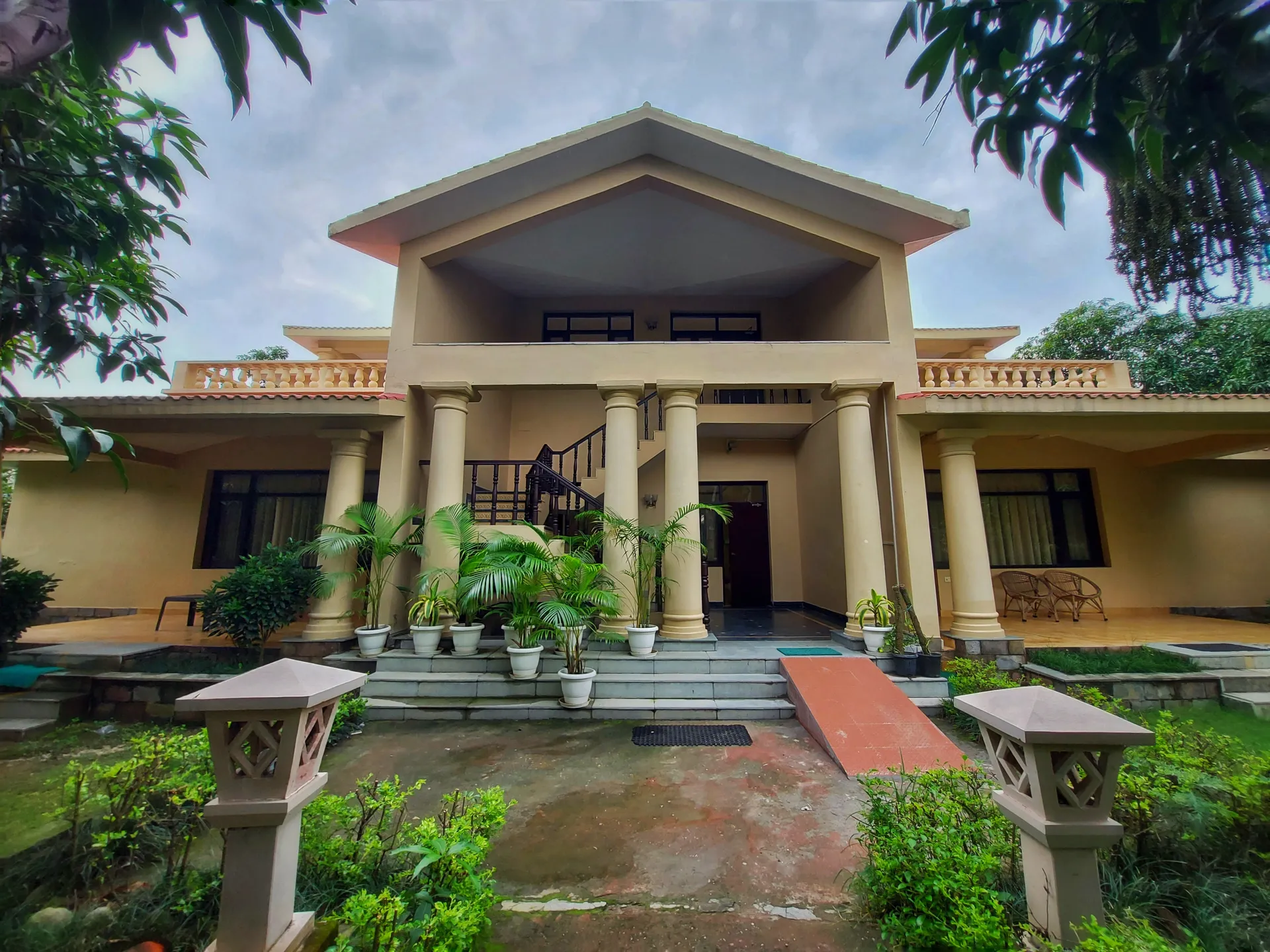 Nadiya Parao Resort Entrance