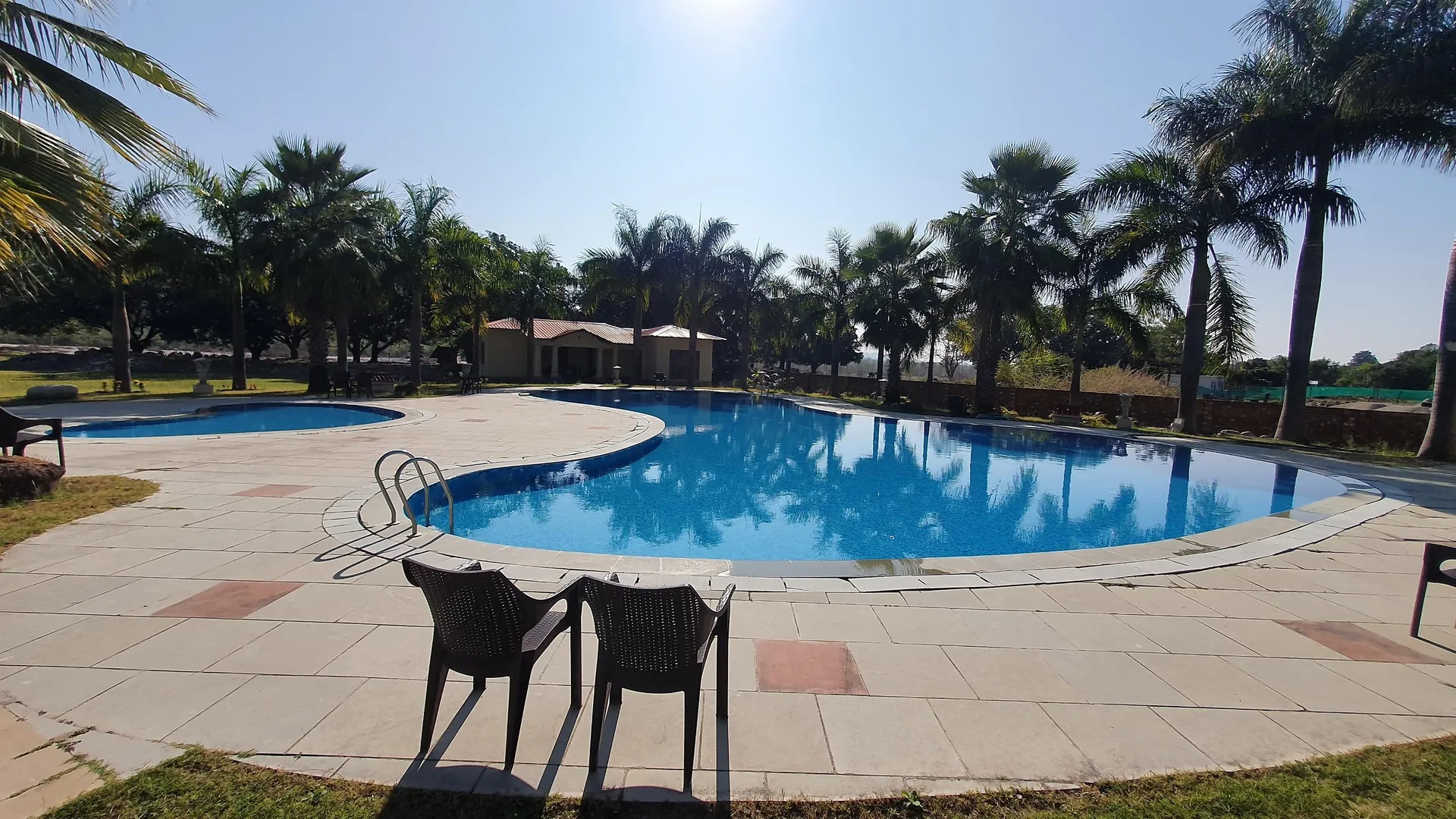 Nadiya Parao Resort Swimming Pool