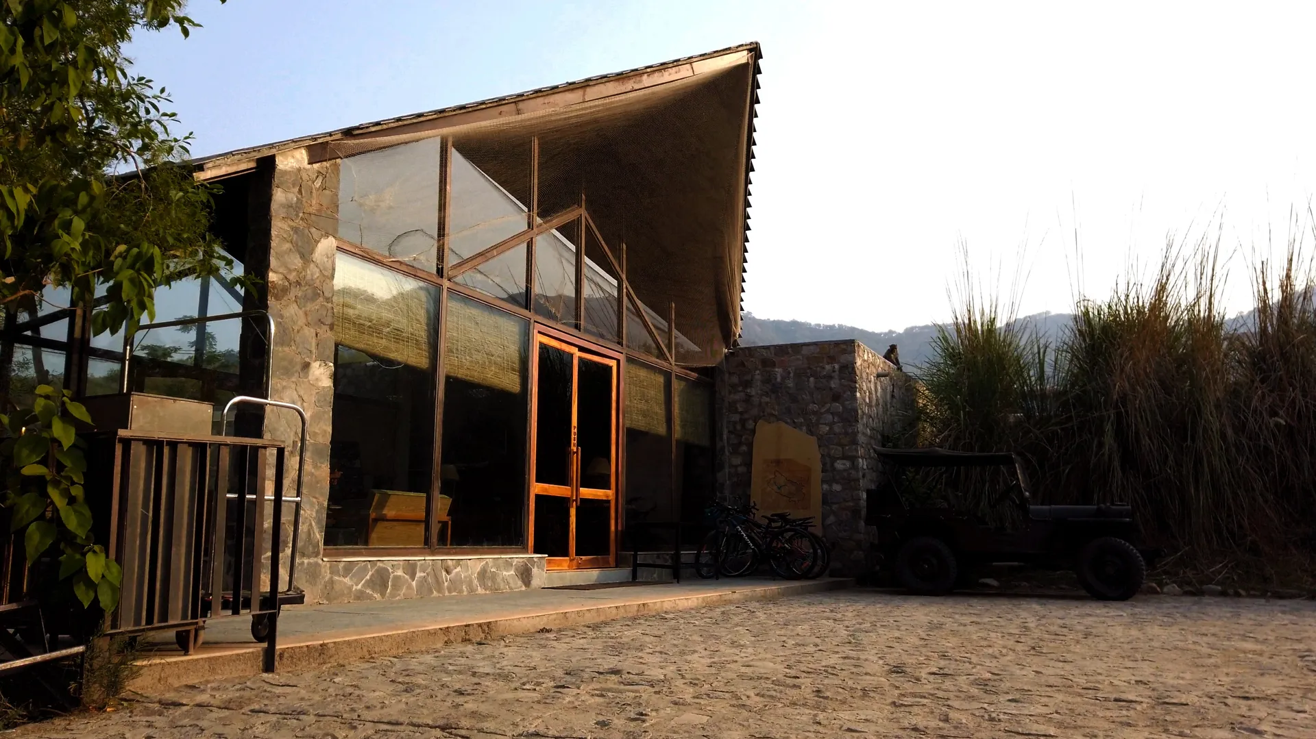 Saraca Resort & Spa Corbett Facade
