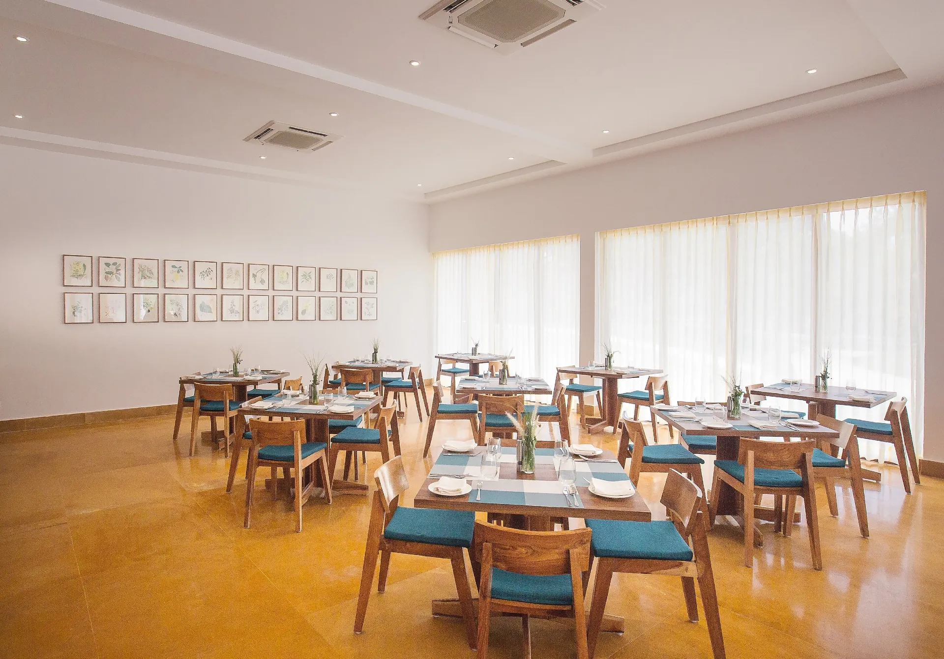 Saraca Resort & Spa Corbett Restaurant