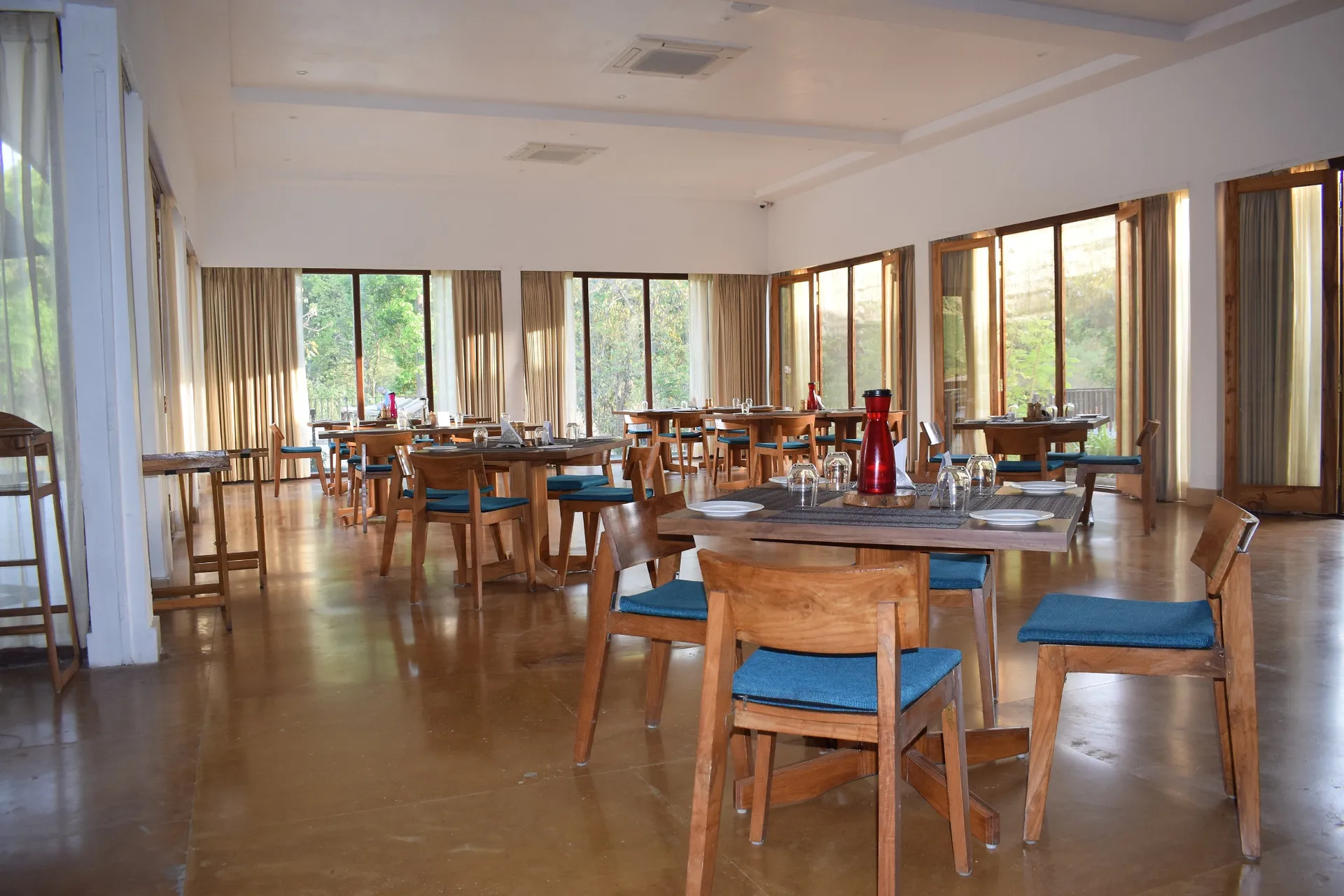 Saraca Resort & Spa Corbett Restaurant